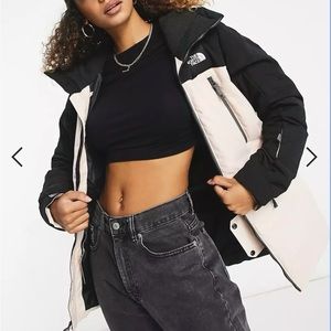 The North Face Pallie Down Puffer in pink/black